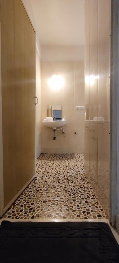 J-House, Spacious Apartments With Balconies, Thalassa 1Min Away Siolim Exterior photo