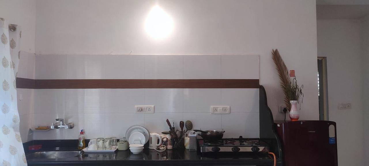 J-House, Spacious Apartments With Balconies, Thalassa 1Min Away Siolim Exterior photo