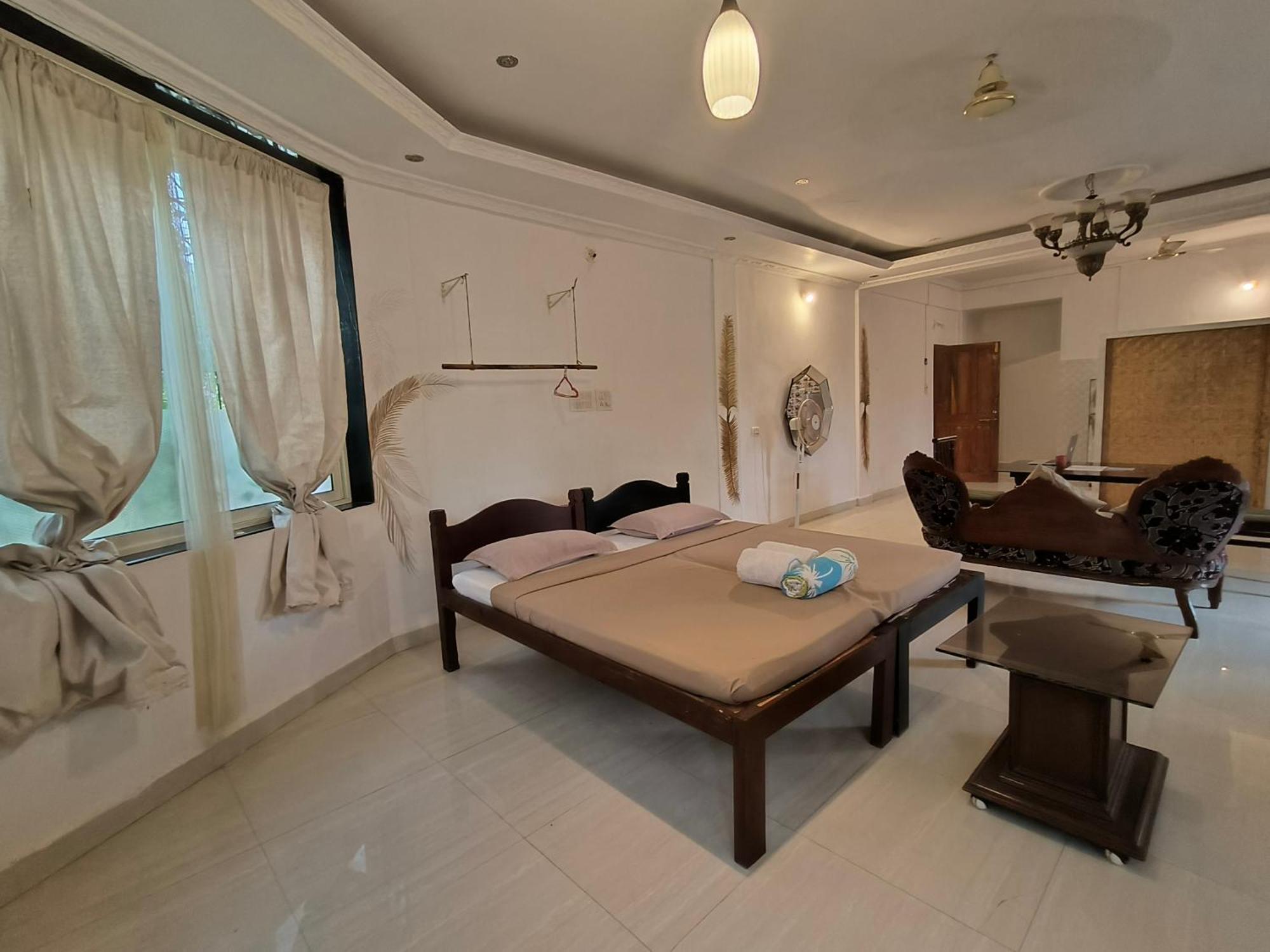 J-House, Spacious Apartments With Balconies, Thalassa 1Min Away Siolim Room photo